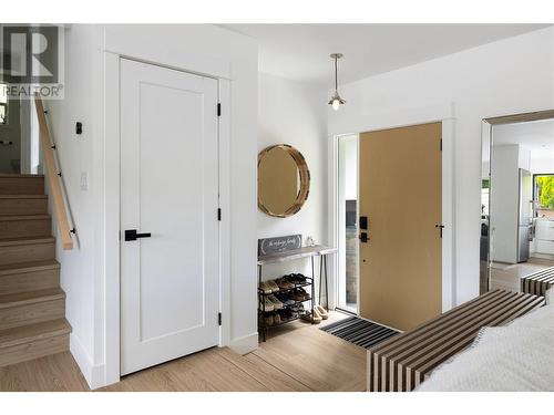 4265 Lakeshore Road, Kelowna, BC - Indoor Photo Showing Other Room