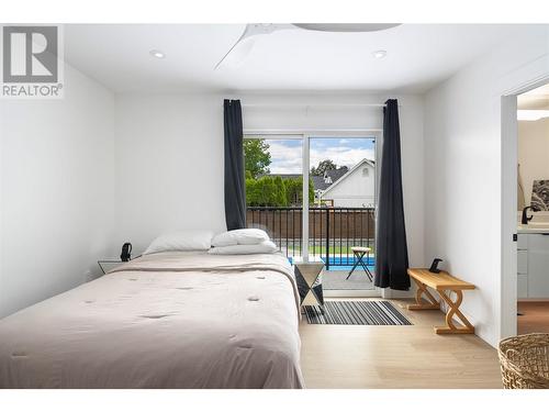 4265 Lakeshore Road, Kelowna, BC - Indoor Photo Showing Bedroom