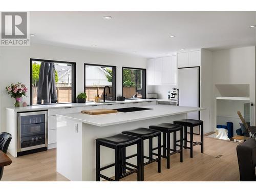 4265 Lakeshore Road, Kelowna, BC - Indoor Photo Showing Other Room