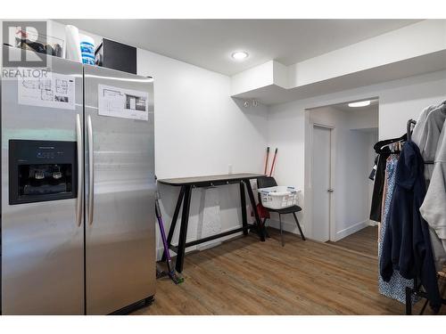 4265 Lakeshore Road, Kelowna, BC - Indoor