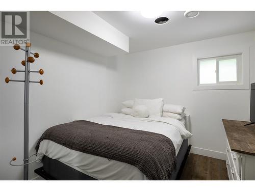 4265 Lakeshore Road, Kelowna, BC - Indoor Photo Showing Bedroom