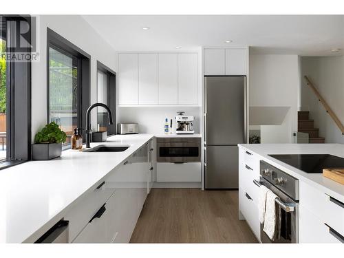 4265 Lakeshore Road, Kelowna, BC - Indoor Photo Showing Kitchen With Upgraded Kitchen