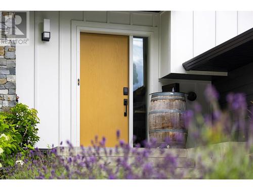 4265 Lakeshore Road, Kelowna, BC - Outdoor With Exterior