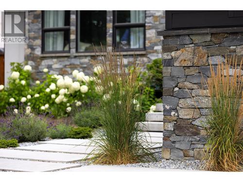 4265 Lakeshore Road, Kelowna, BC - Outdoor