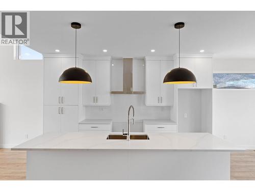 265 Rue Cheval Noir, Kamloops, BC - Indoor Photo Showing Kitchen With Double Sink With Upgraded Kitchen