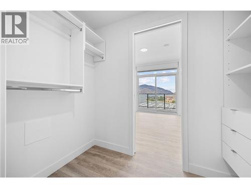 238 Leon Avenue Unit# 1808, Kelowna, BC - Indoor With Storage