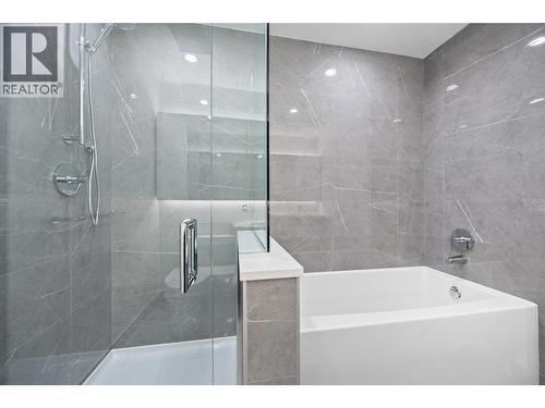 238 Leon Avenue Unit# 1808, Kelowna, BC - Indoor Photo Showing Bathroom