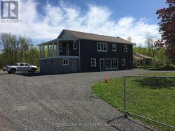 1035 METRO ROAD N  Georgina, ON L4P 3E9