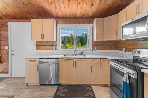 7425 Lantzville Rd, Lantzville, BC 