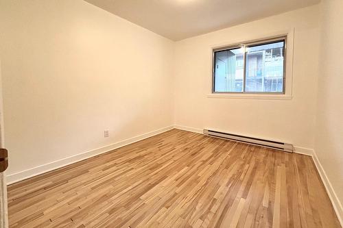 Chambre à coucher - 178 Boul. Thompson, Montréal (Saint-Laurent), QC - Indoor Photo Showing Other Room
