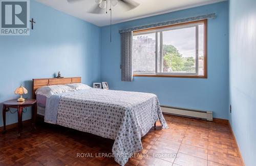 32 Gaspare Drive, Port Colborne (Sugarloaf), ON - Indoor Photo Showing Bedroom