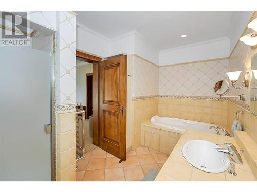 ensuite - 202 Stepping Stones Crescent, Spallumcheen, BC 