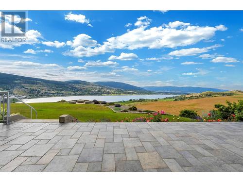 202 Stepping Stones Crescent, Spallumcheen, BC 