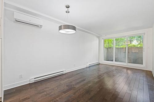 Salon - 002-1896 Rue De La Visitation, Montréal (Ville-Marie), QC - Indoor Photo Showing Other Room