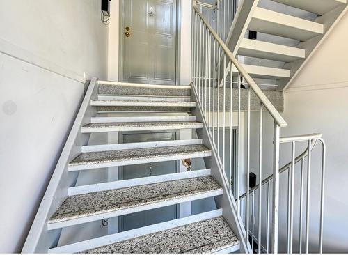 Escalier - 60 Rue Paré, Granby, QC - Indoor Photo Showing Other Room