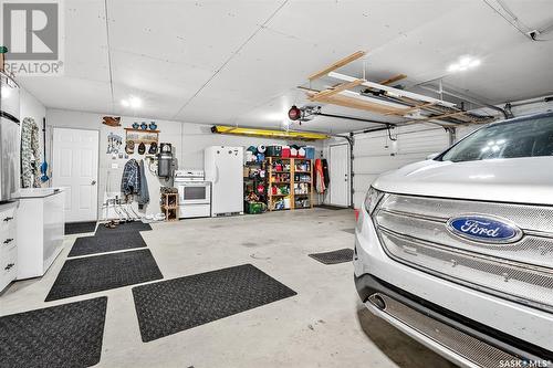 417 Daniel Drive, Dufferin Rm No. 190, SK - Indoor Photo Showing Garage