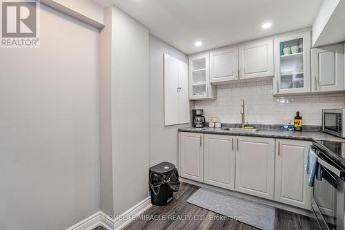 28 Sussexvale Drive, Brampton, ON - Indoor Photo Showing Kitchen With Upgraded Kitchen