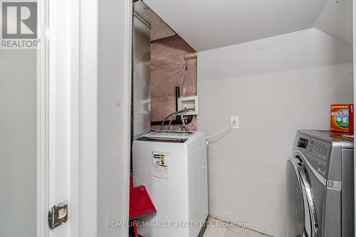 28 Sussexvale Drive, Brampton, ON - Indoor Photo Showing Laundry Room