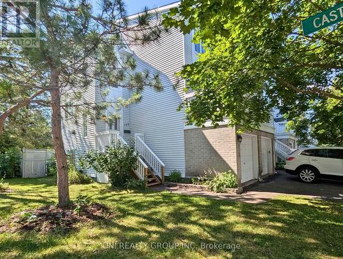 120 CASTLEGREEN PRIVATE  Ottawa, ON K1T 3N2