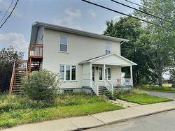 15 Rue Principale S.  Saint-Eugène-De-Guigues, QC J0Z 3L0