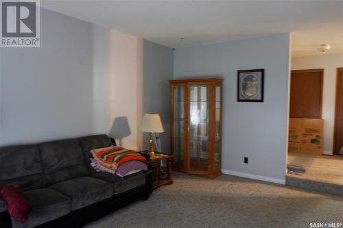 235 King Street, Coronach, SK - Indoor Photo Showing Living Room