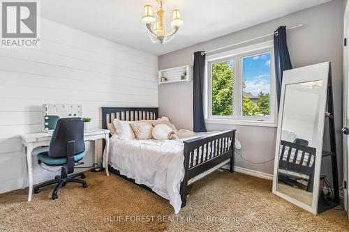 139 Prince Street, Middlesex Centre (Komoka), ON - Indoor Photo Showing Bedroom