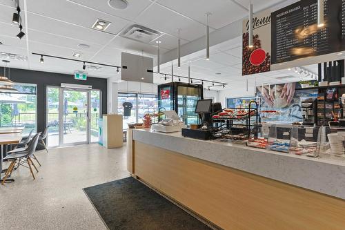 Interior - 108 Rue Principale, Châteauguay, QC - Indoor Photo Showing Other Room