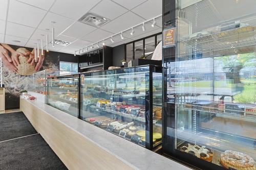 Interior - 108 Rue Principale, Châteauguay, QC - Indoor Photo Showing Other Room