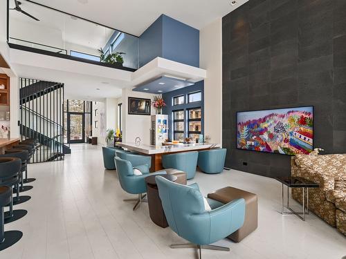 722 Highpointe Place, Kelowna, BC - Indoor Photo Showing Other Room