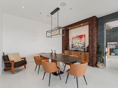 722 Highpointe Place, Kelowna, BC - Indoor Photo Showing Dining Room