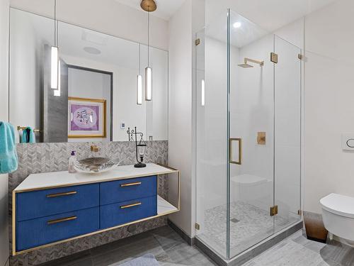 722 Highpointe Place, Kelowna, BC - Indoor Photo Showing Bathroom