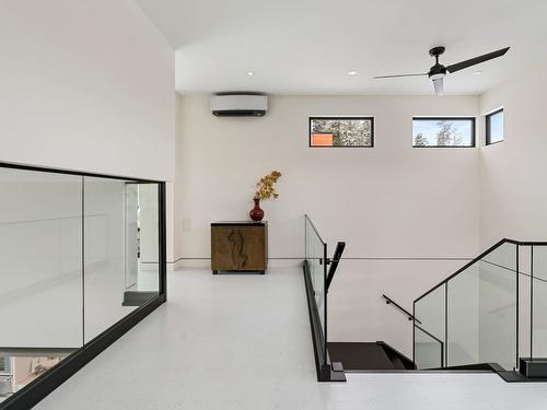 722 Highpointe Place, Kelowna, BC - Indoor Photo Showing Other Room