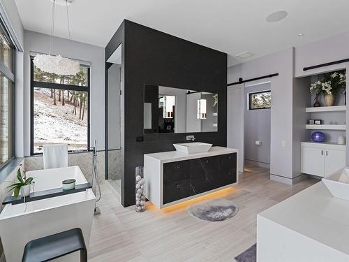 722 Highpointe Place, Kelowna, BC - Indoor