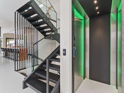 722 Highpointe Place, Kelowna, BC - Indoor Photo Showing Other Room