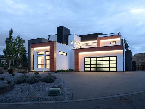 722 Highpointe Place, Kelowna, BC - Outdoor