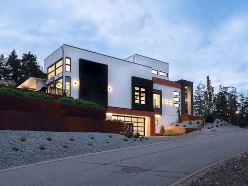 722 Highpointe Place, Kelowna, BC - Outdoor