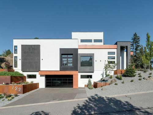 722 Highpointe Place, Kelowna, BC - Outdoor With Facade