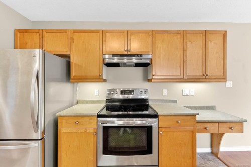 108-2825 3Rd Ave, Port Alberni, BC - Indoor Photo Showing Kitchen