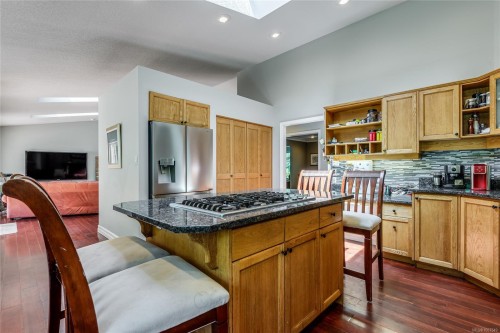 1185 Merecroft Rd, Campbell River, BC 