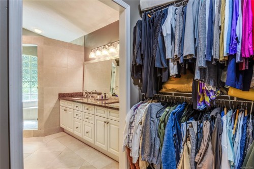 1185 Merecroft Rd, Campbell River, BC 