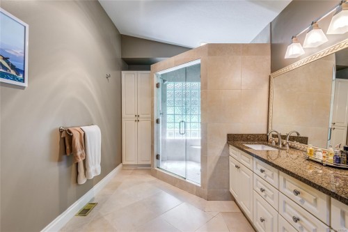 1185 Merecroft Rd, Campbell River, BC 