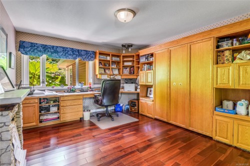 1185 Merecroft Rd, Campbell River, BC 