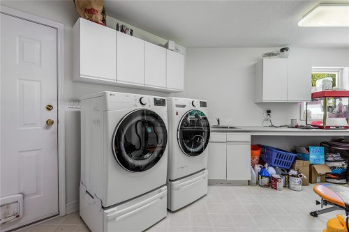 1185 Merecroft Rd, Campbell River, BC 