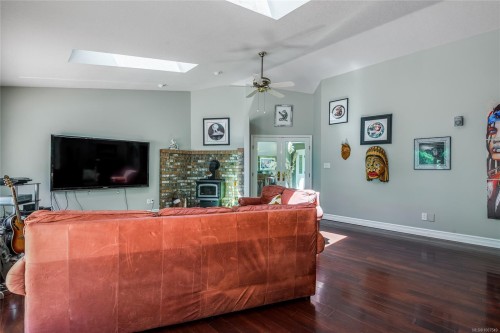 1185 Merecroft Rd, Campbell River, BC 