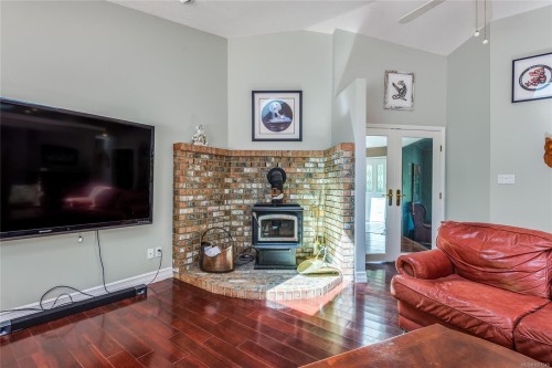 1185 Merecroft Rd, Campbell River, BC 