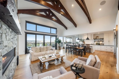 754 Nelson Rd, Campbell River, BC 