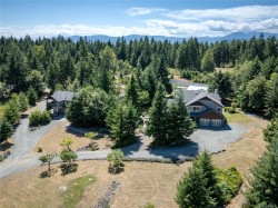 7455 Rodger Rd  Merville, BC V0R 2M0