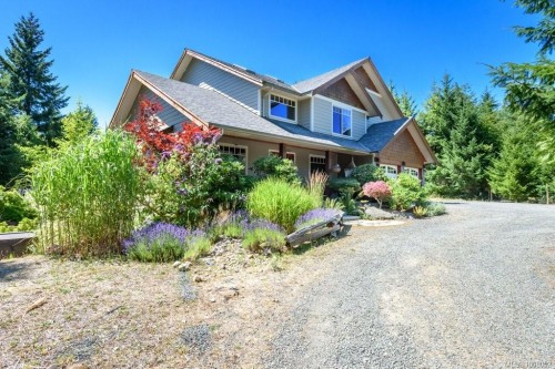 7455 Rodger Rd, Merville, BC 