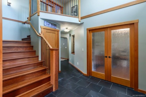 7455 Rodger Rd, Merville, BC 