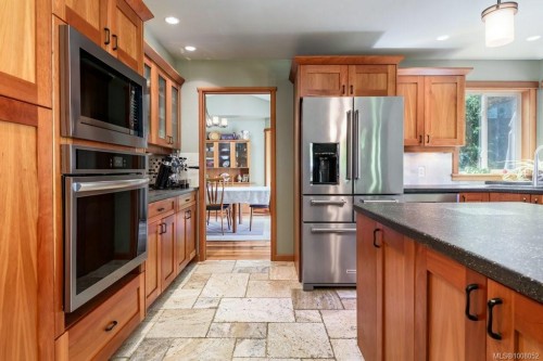 7455 Rodger Rd, Merville, BC 